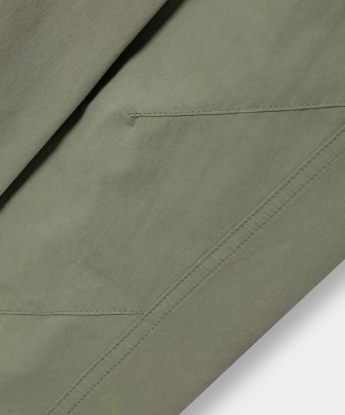 Sizing 디미트리 블랙 블라드 커브드 밴딩 카고팬츠 - 카키 VBF1PL05KK