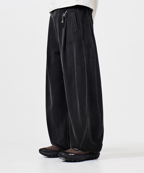 DIMITRI BLACK VLAD One Tuck Curved Cutoff Sweatpants_Pigment Charcoal VBF1PL04CH