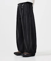 DIMITRI BLACK VLAD One Tuck Curved Cutoff Sweatpants_Pigment Charcoal VBF1PL04CH DIMITRI BLACK VLAD One Tuck Curved Cutoff Sweatpants_Pigment Charcoal VBF1PL04CH