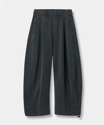 DIMITRI BLACK VLAD One Tuck Curved Cutoff Sweatpants_Pigment Charcoal VBF1PL04CH Order DIMITRI BLACK VLAD One Tuck Curved Cutoff Sweatpants_Pigment Charcoal VBF1PL04CH