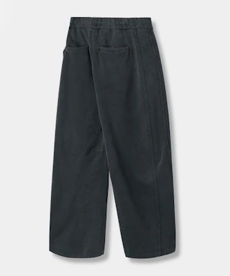 DIMITRI BLACK VLAD One Tuck Curved Cutoff Sweatpants_Pigment Charcoal VBF1PL04CH Lookbook DIMITRI BLACK VLAD One Tuck Curved Cutoff Sweatpants_Pigment Charcoal VBF1PL04CH