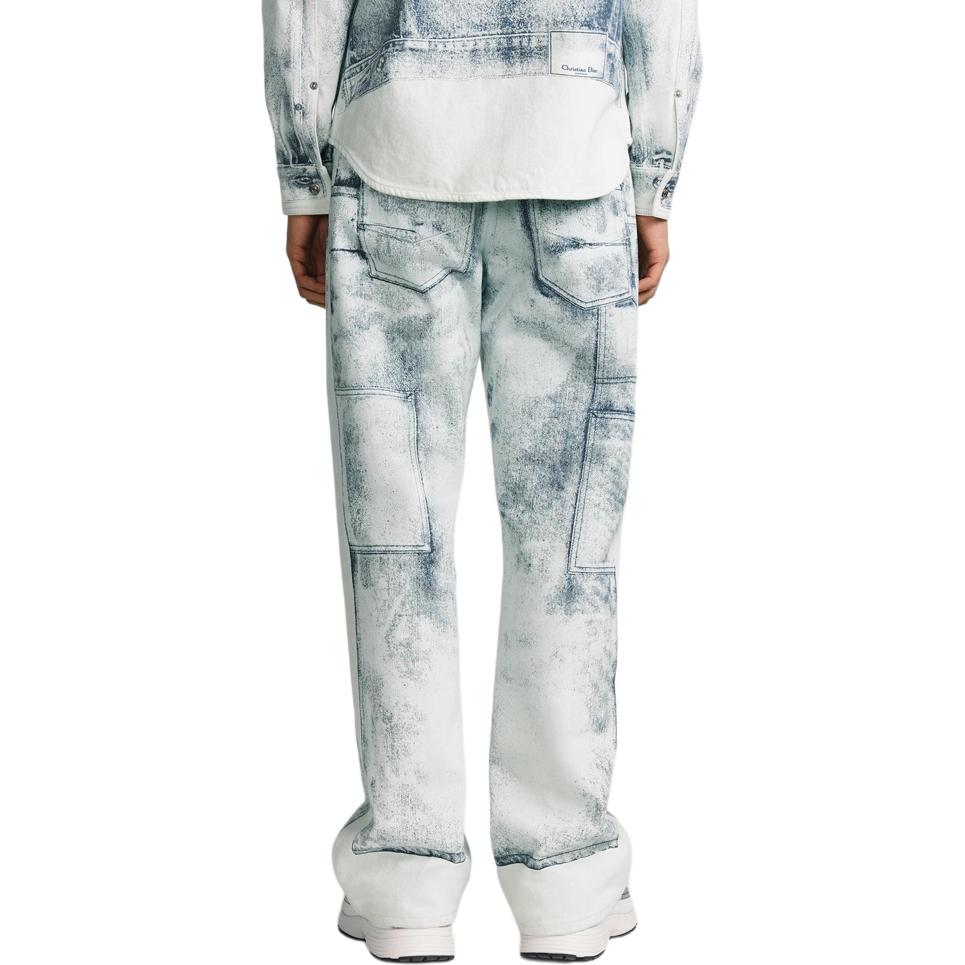 Purchase DIOR Jeans Denim Biru Flared dengan Desain Print Workwear. 383D010H379-XC585