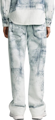 DIOR Jeans Denim Biru Flared dengan Desain Print Workwear. 383D010H379-XC585 Purchase DIOR Jeans Denim Biru Flared dengan Desain Print Workwear. 383D010H379-XC585