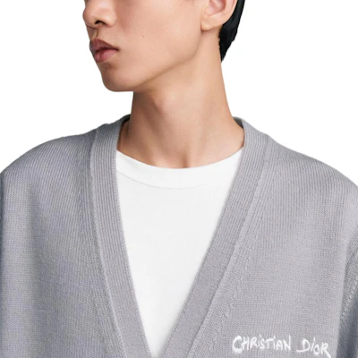 DIOR Kardigan Rajut Kelabu Berjalur Leher-V dengan Butang. 443M204AT879-C880 Cheap DIOR Kardigan Rajut Kelabu Berjalur Leher-V dengan Butang. 443M204AT879-C880