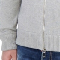 DIOR Sweater Rajut Abu-Abu dengan Kerah Tinggi, Garis Samping & Ritsleting Kasual. 113M223AT187-C885 Shop DIOR Sweater Rajut Abu-Abu dengan Kerah Tinggi, Garis Samping & Ritsleting Kasual. 113M223AT187-C885