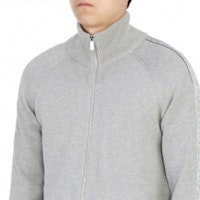 DIOR Sweater Rajut Abu-Abu dengan Kerah Tinggi, Garis Samping & Ritsleting Kasual. 113M223AT187-C885 Details for DIOR Sweater Rajut Abu-Abu dengan Kerah Tinggi, Garis Samping & Ritsleting Kasual. 113M223AT187-C885