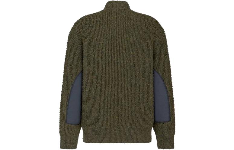 Lookbook DIOR Sweater Turtleneck Lengan Panjang Slim-Fit Hijau Military. 383M640AT547-C688