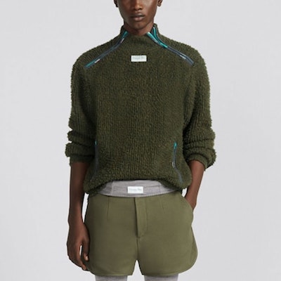 DIOR Sweater Turtleneck Lengan Panjang Slim-Fit Hijau Military. 383M640AT547-C688 Shop DIOR Sweater Turtleneck Lengan Panjang Slim-Fit Hijau Military. 383M640AT547-C688