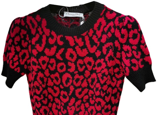 디올 레드 레오파드 프린트 반팔 니트 상의. 144S73AM067-0018 Shop 디올 레드 레오파드 프린트 반팔 니트 상의. 144S73AM067-0018