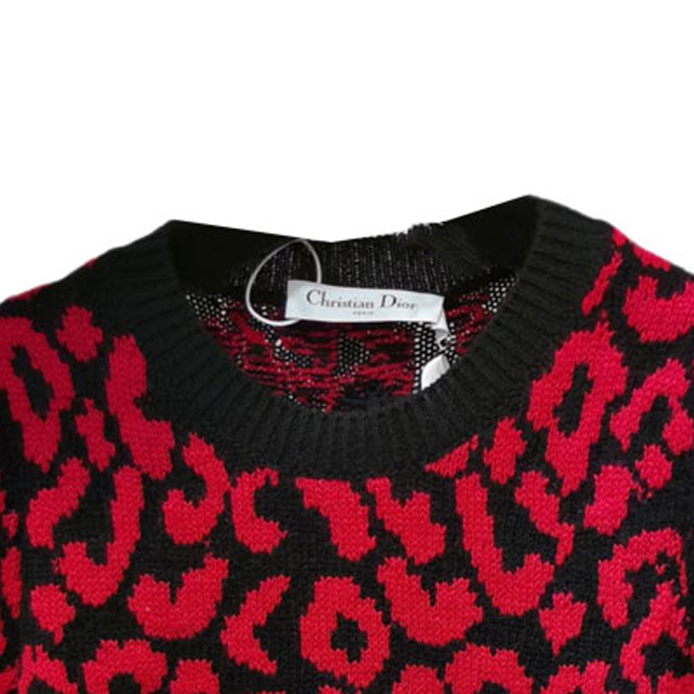 Purchase 디올 레드 레오파드 프린트 반팔 니트 상의. 144S73AM067-0018
