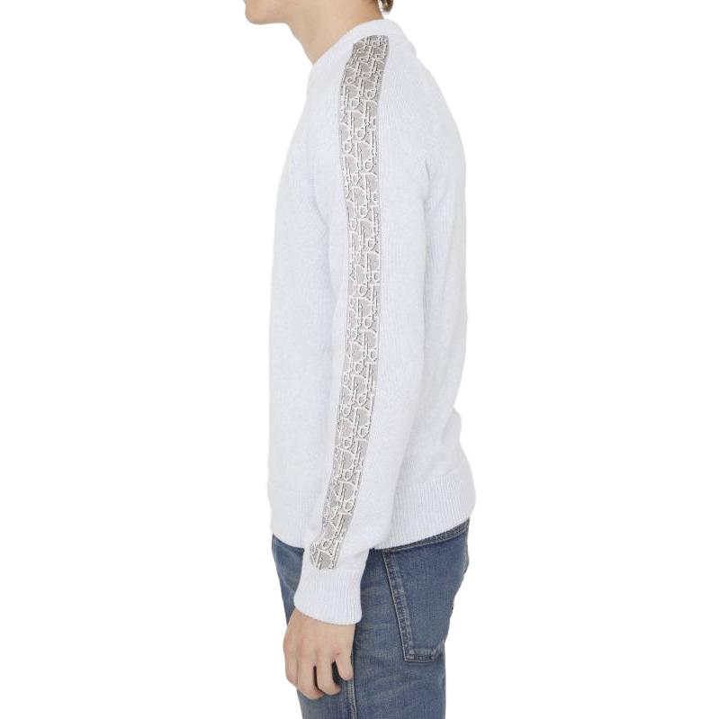 Sizing DIOR Sweater Rajut Bergaris Abu-abu Lengan Panjang. 113M638AT187-C880