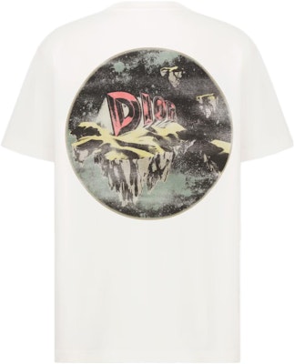 DIOR Kaos Putih Grafis Straight-Fit Lengan Pendek. 393J696D0817-C089 Lookbook DIOR Kaos Putih Grafis Straight-Fit Lengan Pendek. 393J696D0817-C089