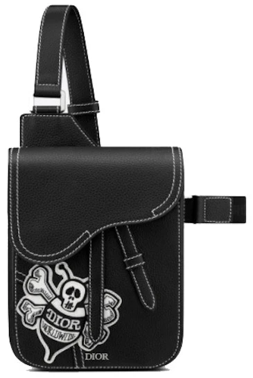 dior-and-shawn-saddle-pouch-black-white