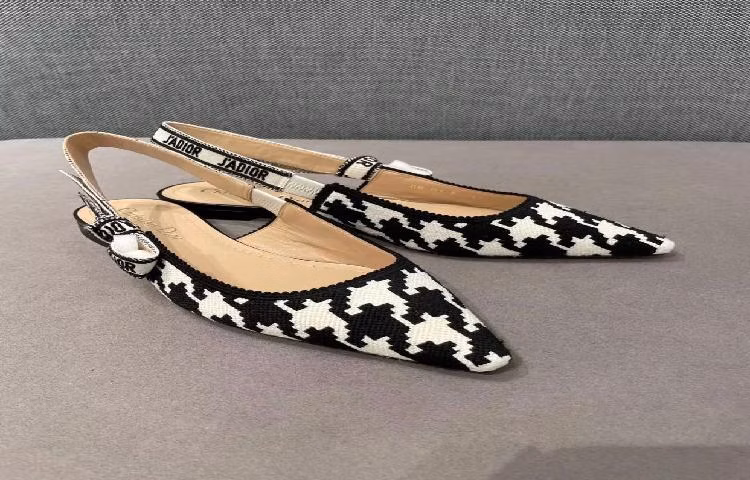 dior-b23-high-beige-kcb-660-mpp-19-w