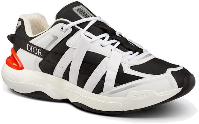 Dior B24 Runtek 'Putih Hitam' 3SN250-YYB-H960 Lookbook Dior B24 Runtek 'Putih Hitam' 3SN250-YYB-H960