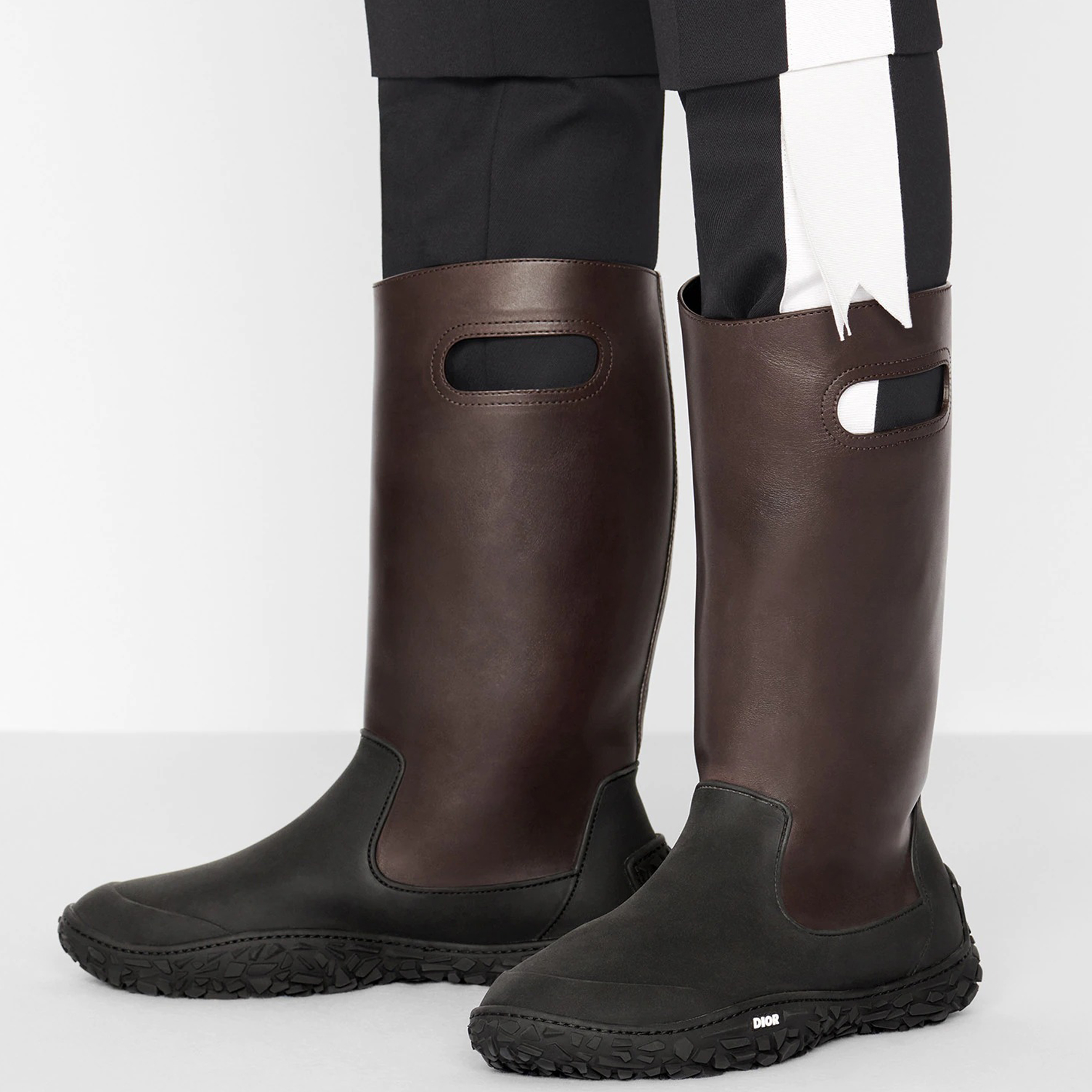 Sizing Dior B28 Mid-Top 'Kulit Anak Sapi Cokelat Halus' 3BO263ZLB_H769