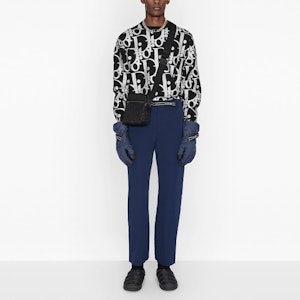 Dior Sweater Hitam Crewneck dengan Cetakan Huruf 113M630AT197-C900 Purchase Dior Sweater Hitam Crewneck dengan Cetakan Huruf 113M630AT197-C900