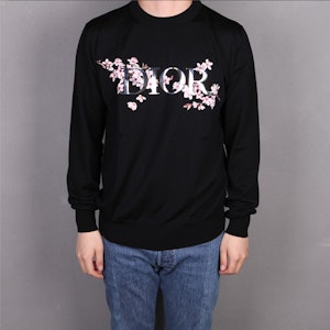 DIOR 黑色激光字櫻花針織羊毛毛衣 男女適用 933M642CT049-980 Lookbook DIOR 黑色激光字櫻花針織羊毛毛衣 男女適用 933M642CT049-980