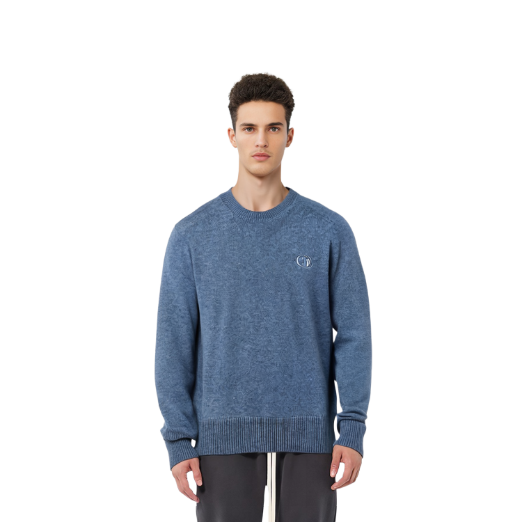 Shop DIOR Sweater Biru Leher Bulat dengan Desain Logo Bordir. 113M625AT194-515
