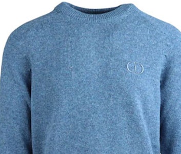 DIOR Biru Baju Panjang Leher Bulat dengan Rekaan Logo Sulaman. 113M625AT194-515 Purchase DIOR Biru Baju Panjang Leher Bulat dengan Rekaan Logo Sulaman. 113M625AT194-515