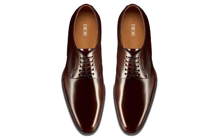 Shop DIOR 迪奧 Dior Timeless 小牛皮德比鞋 深棕色