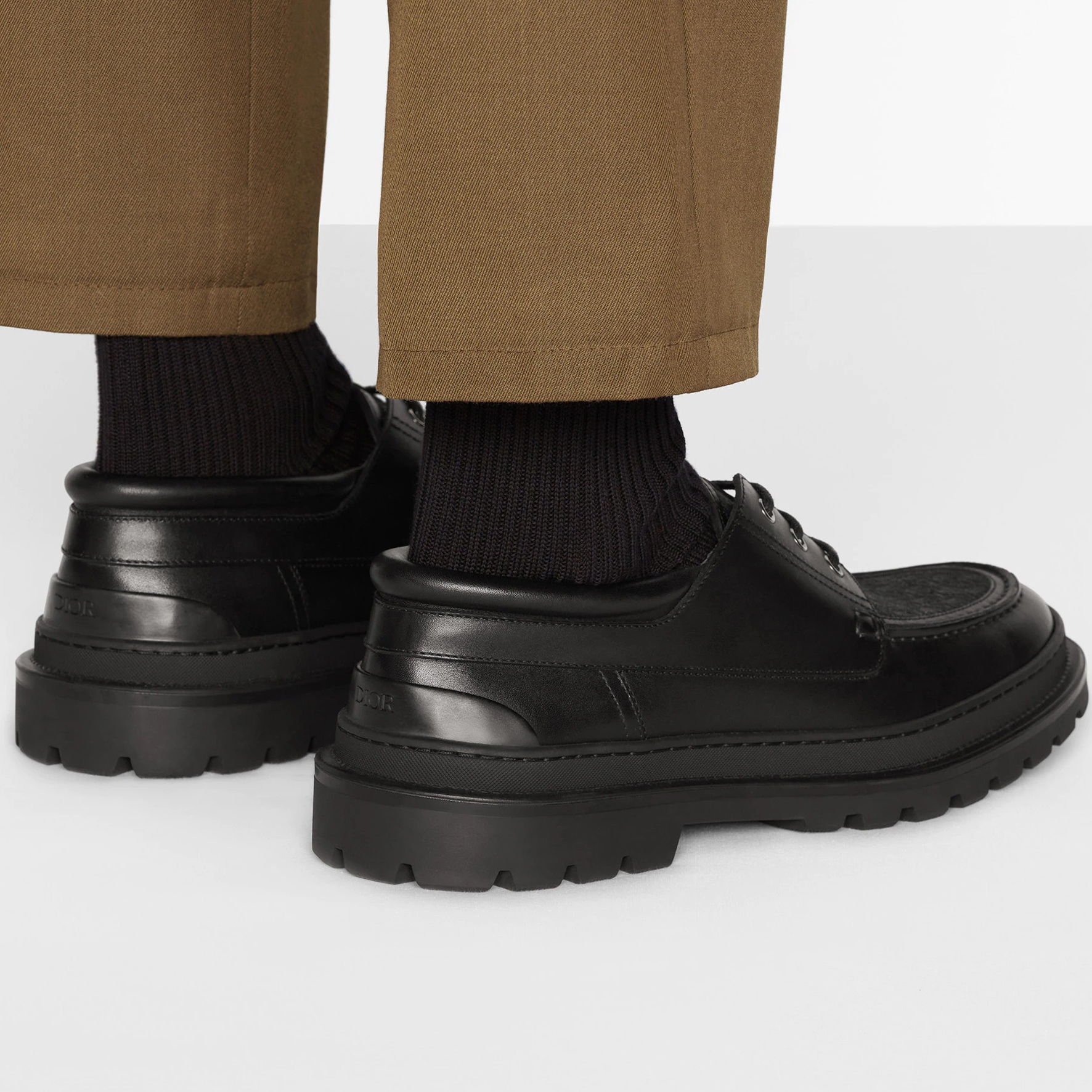 Sizing Dior Explorer 'Kulit Hitam' 3DE318ZKD_H969