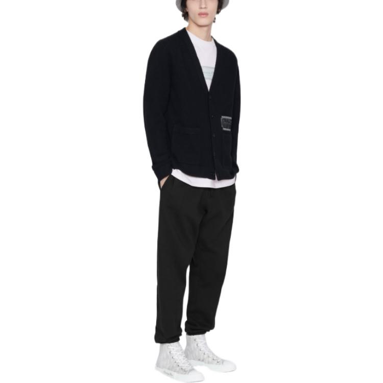 Purchase DIOR FW22 Sweater Hitam Cashmere Leher V Berkancing. 243M230AT474-C988