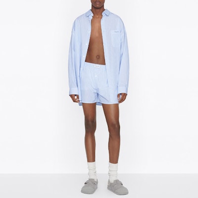 DIOR FW22 Celana Pendek Kasual Motif Garis Biru. 243C106A5656-C085 Shop DIOR FW22 Celana Pendek Kasual Motif Garis Biru. 243C106A5656-C085