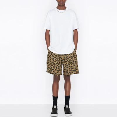 DIOR FW22 White Logo Print Crewneck Short-Sleeve T-Shirt. 243J685C0677-C080 Shop DIOR FW22 White Logo Print Crewneck Short-Sleeve T-Shirt. 243J685C0677-C080