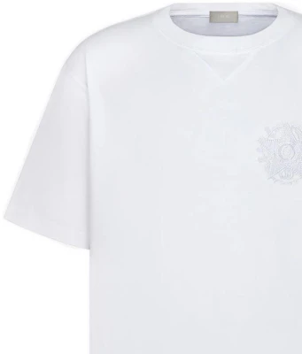 DIOR FW22 White Logo Print Crewneck Short-Sleeve T-Shirt. 243J685C0677-C080 Sizing DIOR FW22 White Logo Print Crewneck Short-Sleeve T-Shirt. 243J685C0677-C080