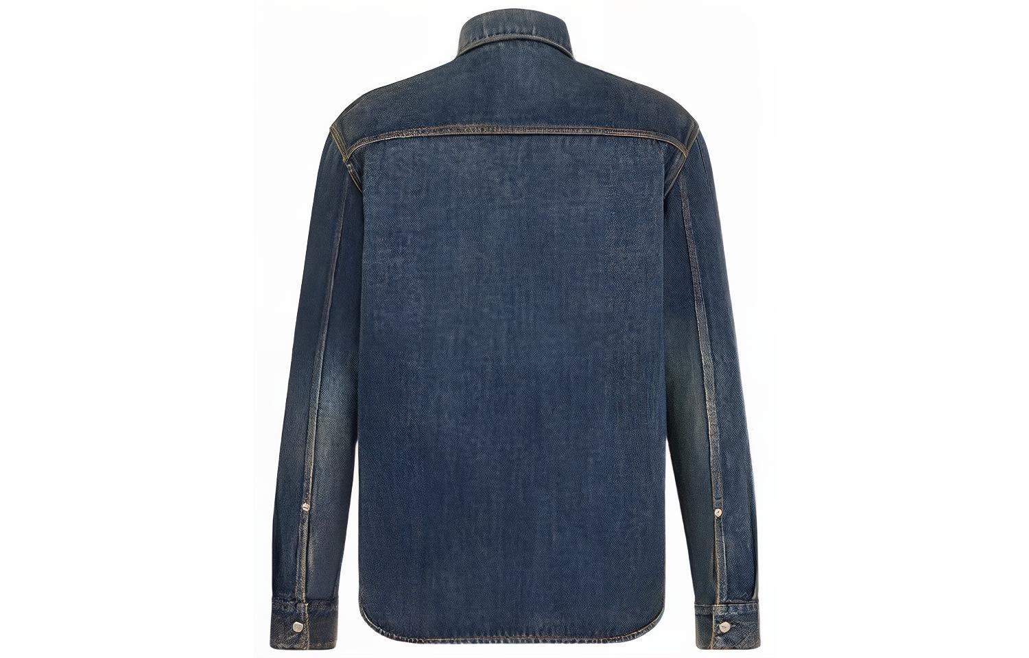 Lookbook Kemeja Lengan Panjang Pria DIOR FW22 Denim Biru dengan Logo Tag 113D585BY513-C520