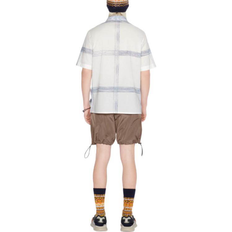 Sizing Pantalones Cortos Casual Marrones DIOR FW22 con Hebilla y Logo Simple. 293C179A4717-C730