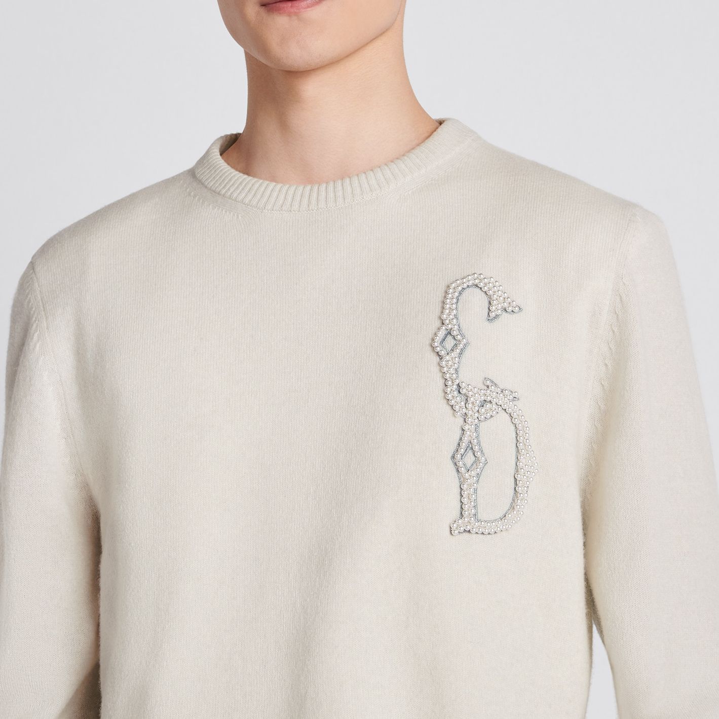 Sizing DIOR FW23  White Crewneck Logo Embroidered Sweater. 343M640AT721-C180