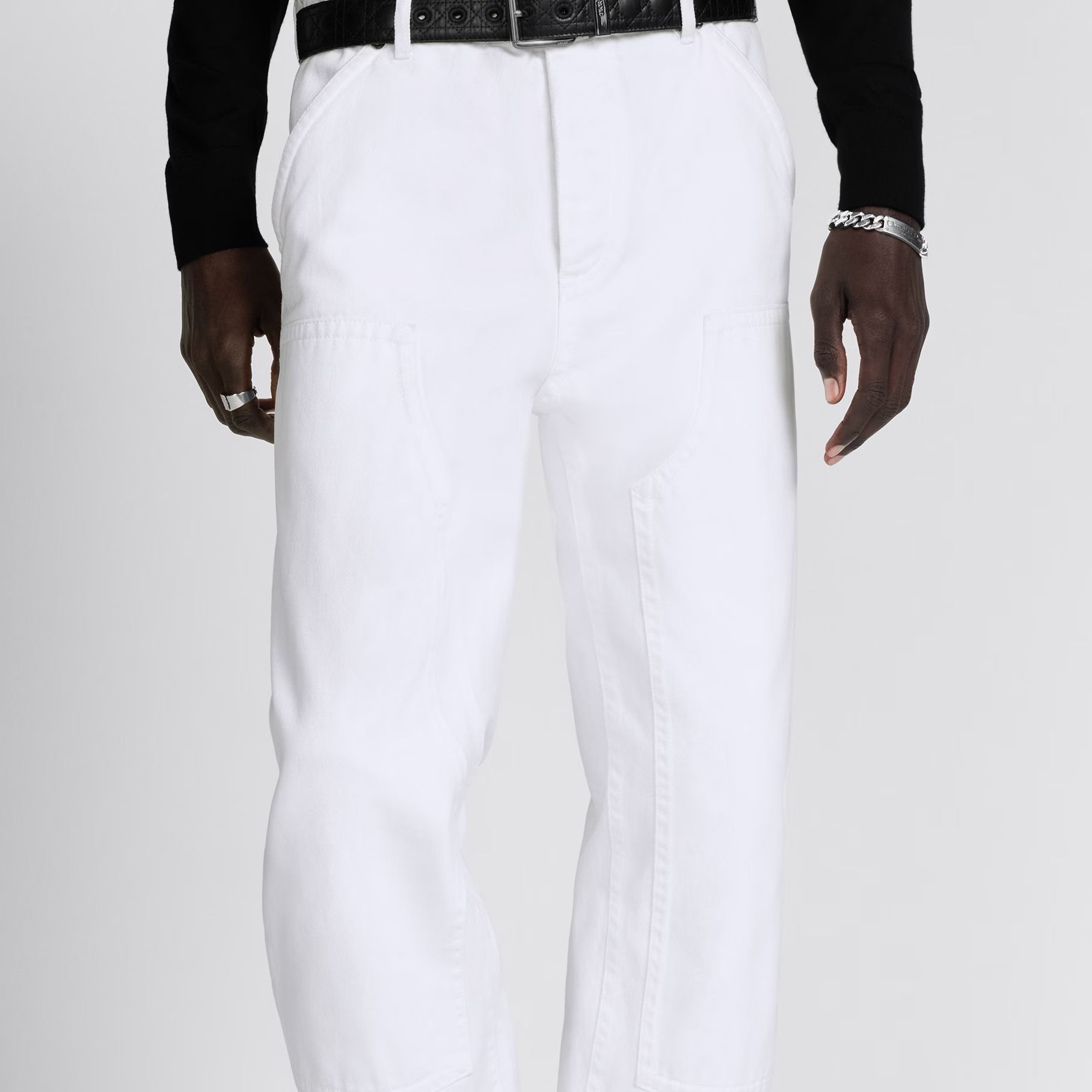 Sizing DIOR FW23 Jeans Putih Mid-Rise Straight-Leg dengan Kancing. 413D180A352X-C000