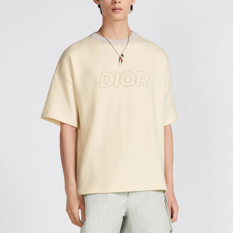 Shop ディオール FW23 レタープリント クルーネック 半袖 Tシャツ ベージュ メンズ. 393J677D0845-C080