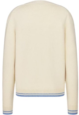 DIOR FW24 Beige Cardigan Rajut V-Neck Logo Bordir Kancing Depan 443M204AT879-C085 Lookbook DIOR FW24 Beige Cardigan Rajut V-Neck Logo Bordir Kancing Depan 443M204AT879-C085