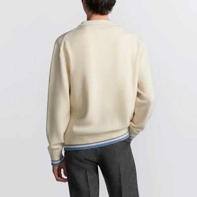 DIOR FW24 Beige Cardigan Rajut V-Neck Logo Bordir Kancing Depan 443M204AT879-C085 Details for DIOR FW24 Beige Cardigan Rajut V-Neck Logo Bordir Kancing Depan 443M204AT879-C085