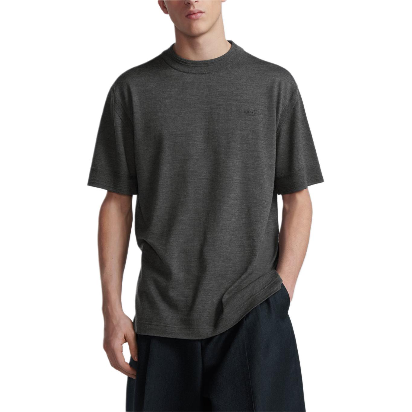 Shop 디올 FW24 그레이 크루넥 티셔츠 - 로고 자수 및 솔리드 컬러. 493M600AT859-C888