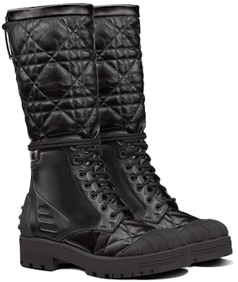 Dior Garden Regenlaars ''Dior Oblique Geëmbosseerd - Zwart'' 3BO338ZWJ-H900 KDI736CQC_S900 Lookbook Dior Garden Regenlaars ''Dior Oblique Geëmbosseerd - Zwart'' 3BO338ZWJ-H900 KDI736CQC_S900