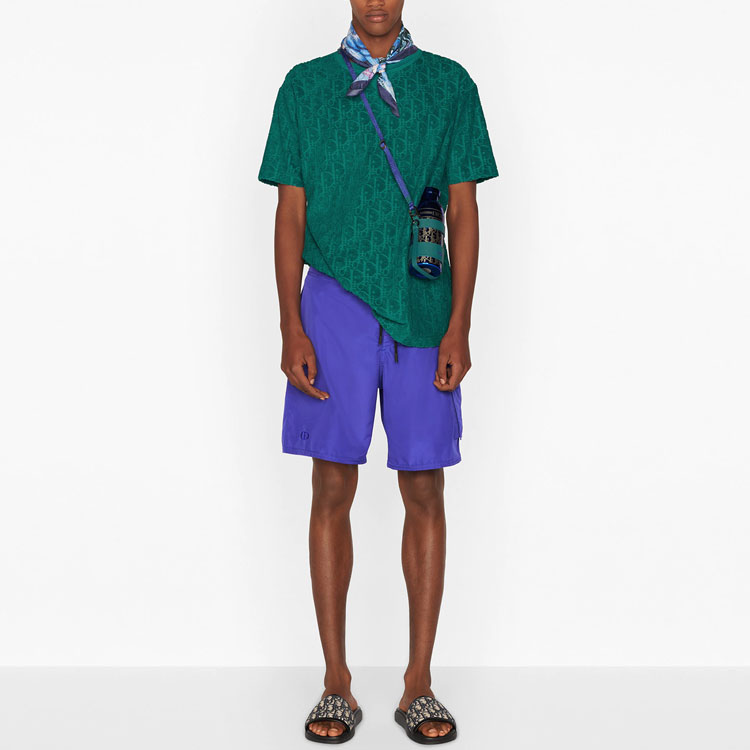 Shop ディオール グリーンロゴプリント コットン オーバーサイズ Tシャツ - ショートスリーブ 113J692A0614-C676