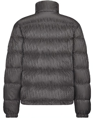 DIOR Grey Logo Print Stand Collar Down Jacket with Zipper. 943C449A4462-C868 Lookbook DIOR Grey Logo Print Stand Collar Down Jacket with Zipper. 943C449A4462-C868
