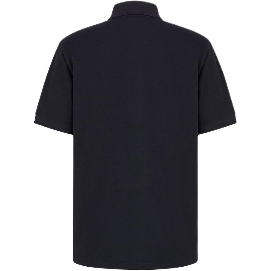 Lookbook Dior Kaos Polo Hitam Logo Patch Ikonik Lengan Pendek Kancing Setengah. 493J832A0869-C585