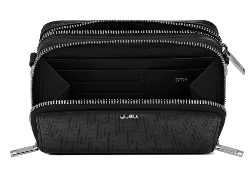 Lookbook Dior Messenger Pouch Oblique Galaxy Hitam/Perak