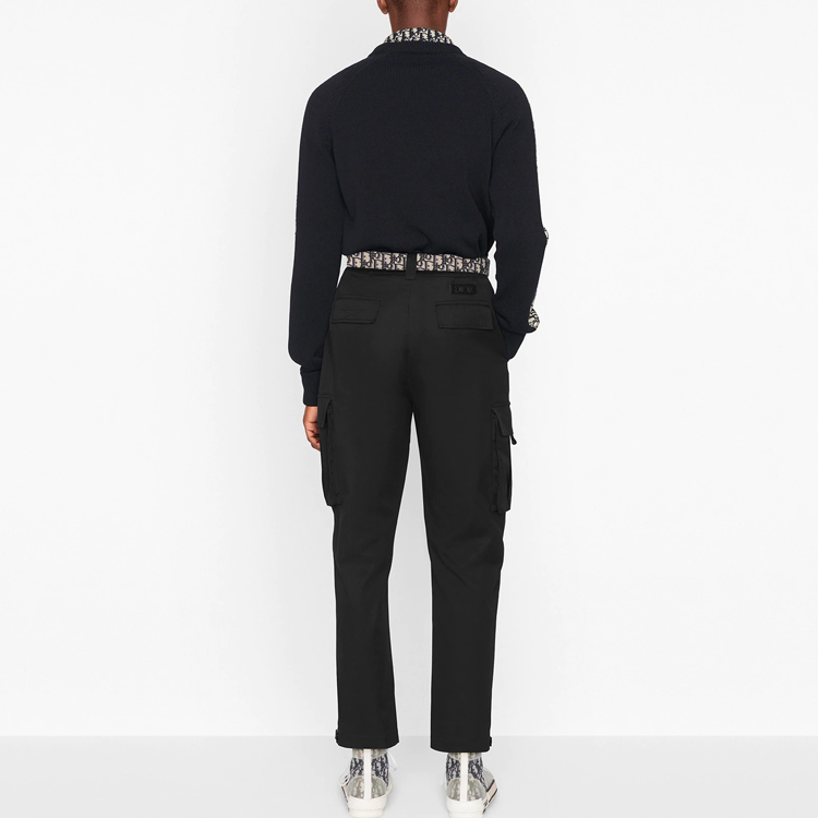 Sizing Sweater Dior Biru Dongker dengan Pola Huruf di Sisi 113M638AT187-C585