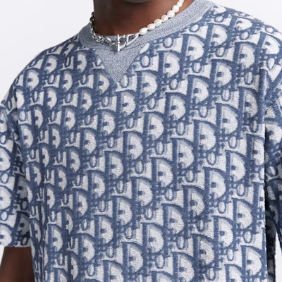 DIOR Oblique Print Oversized Cotton-Blend Blue T-Shirt for Men. 483J646A0906-C185 Sizing DIOR Oblique Print Oversized Cotton-Blend Blue T-Shirt for Men. 483J646A0906-C185