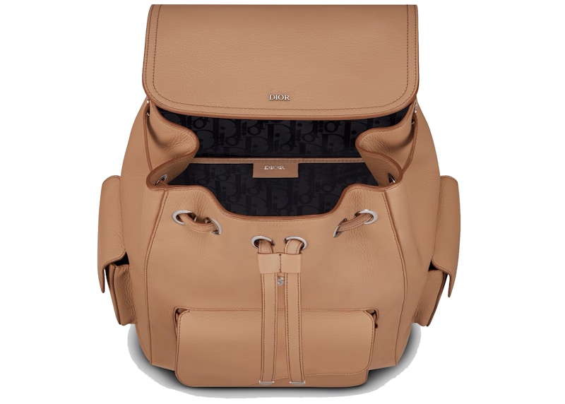 Lookbook Mochila Dior Saddle de Piel de Ternero Texturada Marrón