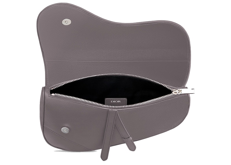 Lookbook 디올 새들 백 송아지 가죽 그레이