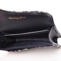 Dior Saddle Pemegang Kad Oblique Biru Lookbook Dior Saddle Pemegang Kad Oblique Biru