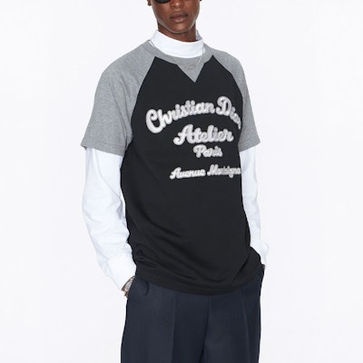 DIOR SS22 Black Loose Fit T-Shirt with Letter Print Design 213J635A0677-C988 Sizing DIOR SS22 Black Loose Fit T-Shirt with Letter Print Design 213J635A0677-C988