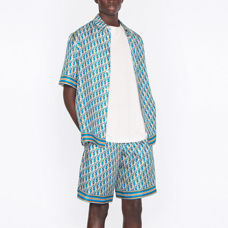 Sizing 디올 SS22 블루 로고 프린트 스트레이트 핏 캐주얼 팬츠. 013C121A4751-C582